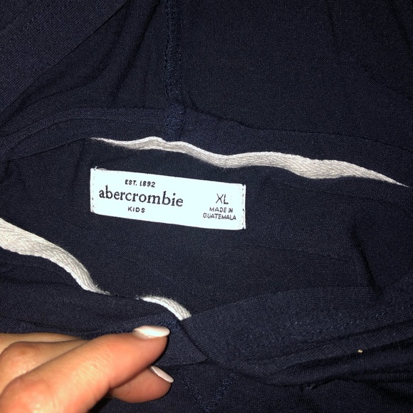 A&F Navy hooded tee - Picture 3 of 3